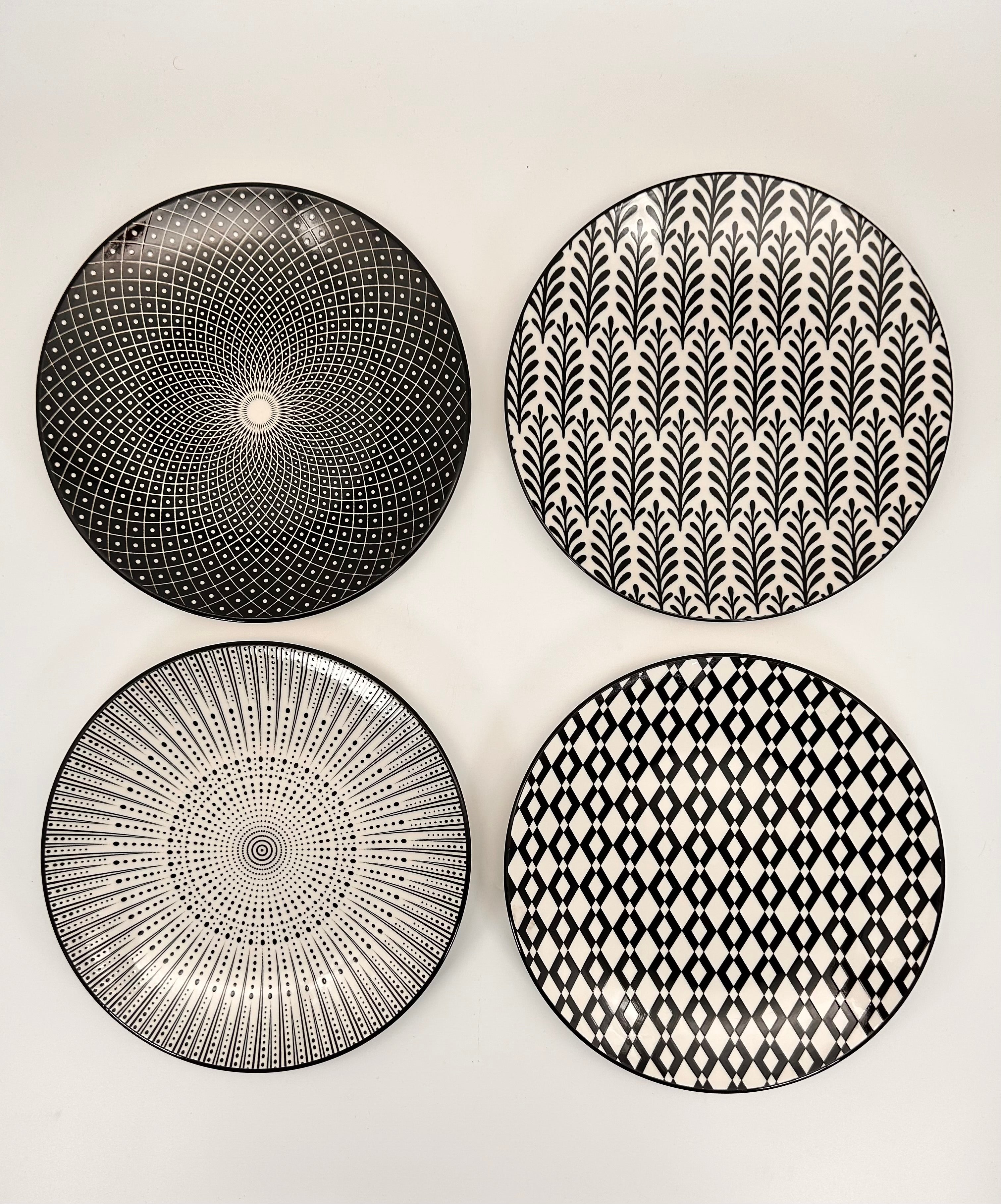 Set 4 Piatti Piani  in Porcellana Decorata – 27x2,5 cm