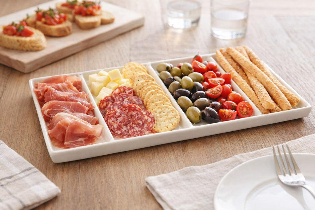 Antipastiera a 4 Scomparti 40x23 cm in Porcellana Bianca – Vassoio Aperitivo per Salumi, Formaggi e Snack – Piatto da Portata Elegante