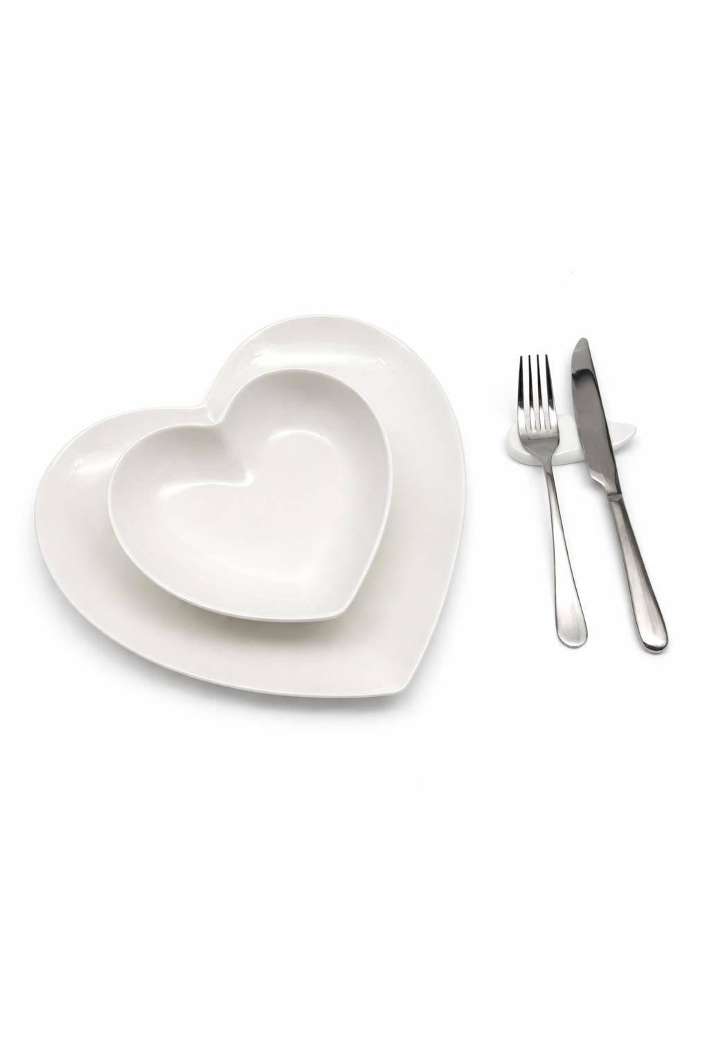 Set 2 Piatti Love – 1 Piatto Piano + 1 Piatto Fondo in Porcellana Bianca a Cuore, Servizio Romantico San Valentino