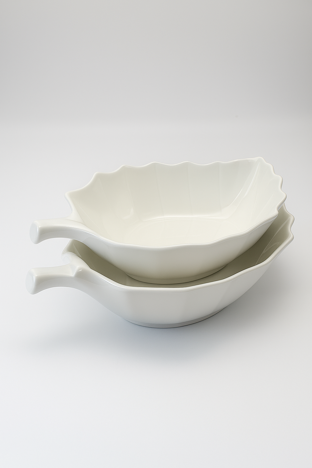 Set 2 Piatti da Portata / Insalatiera in Porcellana a Forma di Foglia – 30×21x9 cm / 24×16x7 cm