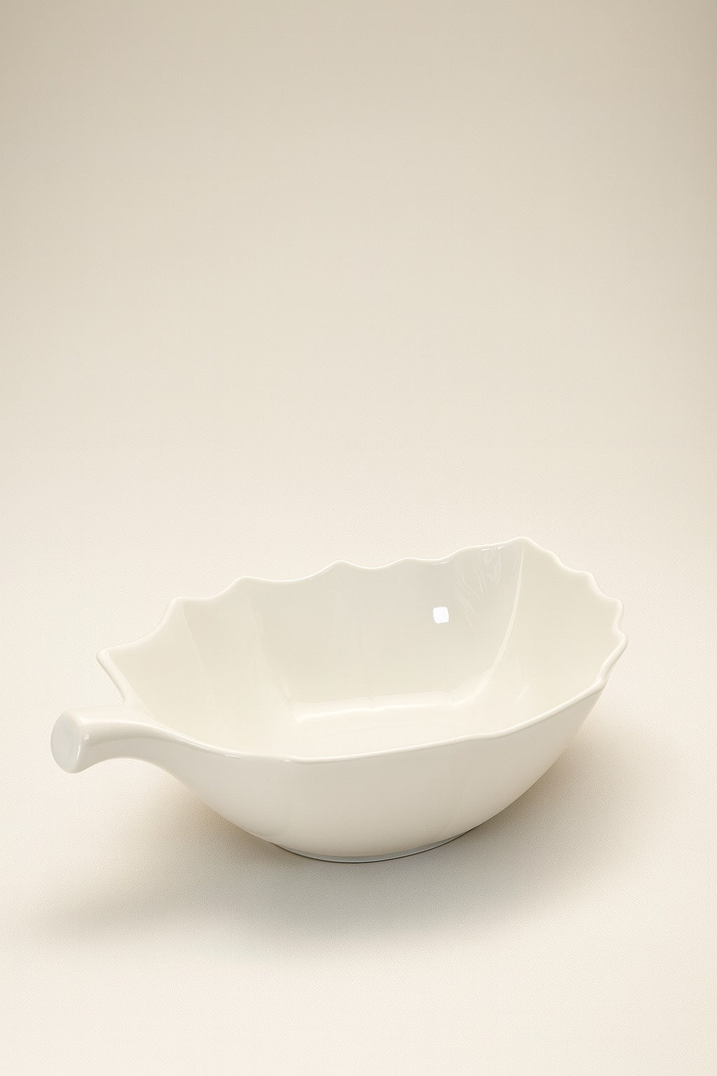 Set 2 Piatti da Portata / Insalatiera in Porcellana a Forma di Foglia – 30×21x9 cm / 24×16x7 cm