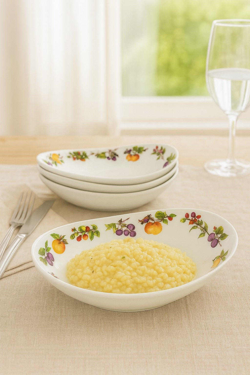 Set 4 Piatti a Forma di Gondola in Porcellana – 26×19x5 cm