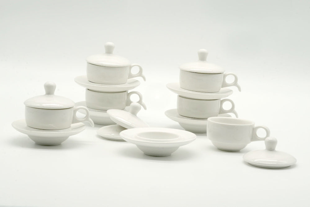 tazze con coperchio e piattino 