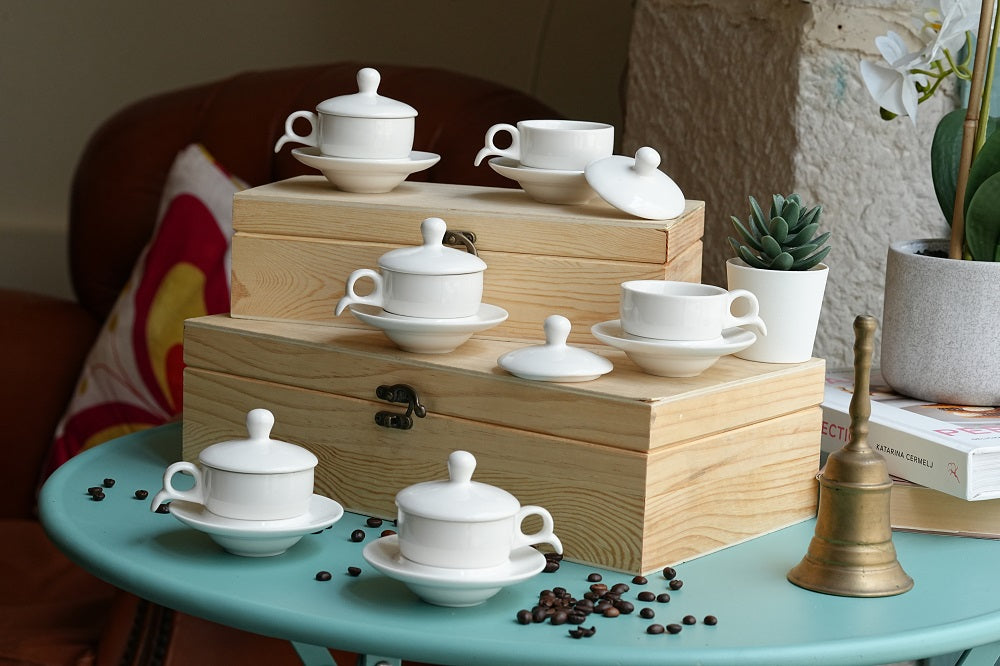 tazzine con coperchio e piattino